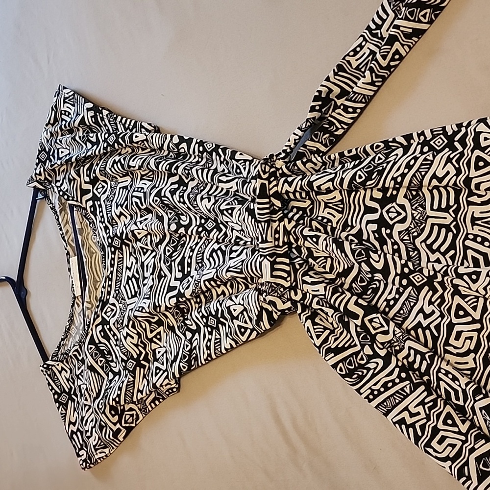 bobbie brooks Ladies Size Medium, Black Aztec shapes dress